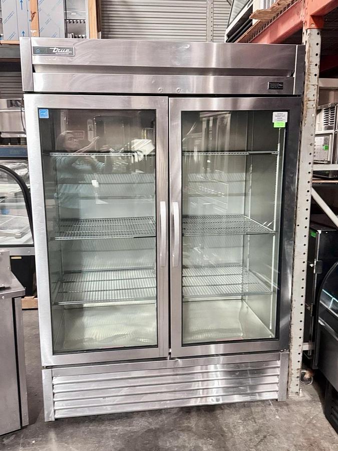 Used 2022 True T-49G-HC~FGD01 54" Two Section Reach In Refrigerator, (2) Left/Right H