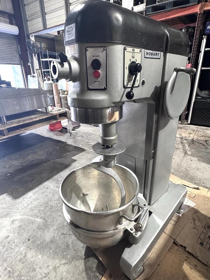 Used Hobart H-600 60Qt Mixer 1HP "115V SINGLE PHASE" Bowl & Hook Included. TESTED A+