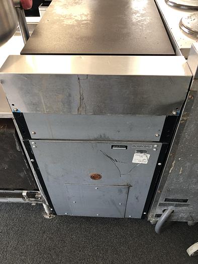 Used GARLAND 36ES15 18" HEAVY-DUTY RANGE W/ 2 BOILER TOP SECTIONS AND STORAGE BASE