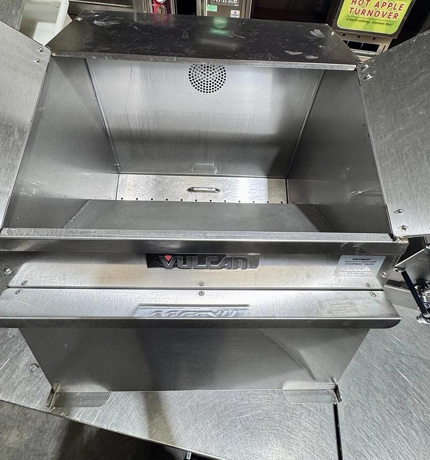 Used Vulcan VCW26 26 Gallon First-In First-Out Chip Warmer, Top Load Style - 1500W