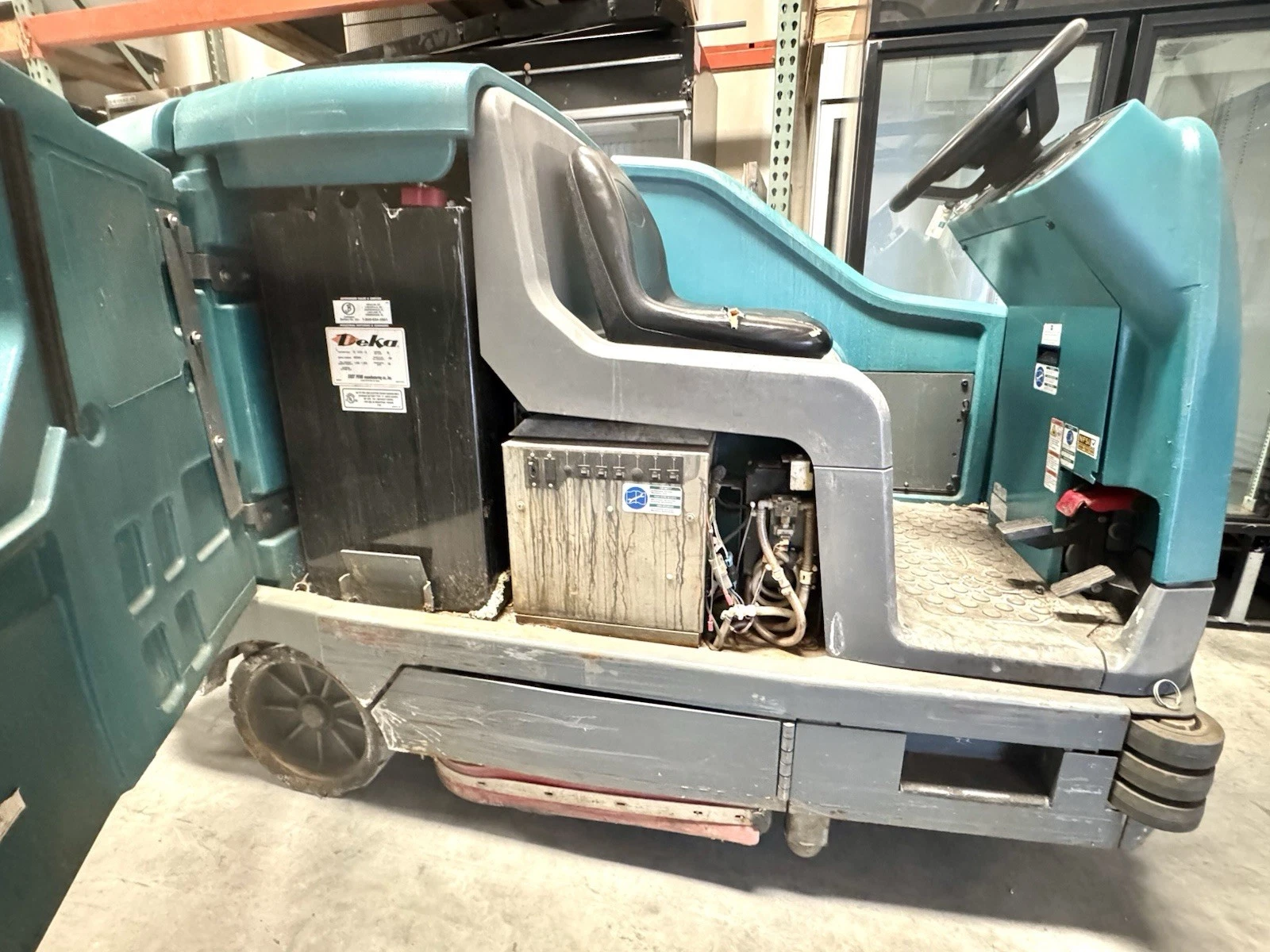 Used Tennant T17 ec H2O Battery-Powered Ride-On Floor Scrubber, 40" Cleaning Path