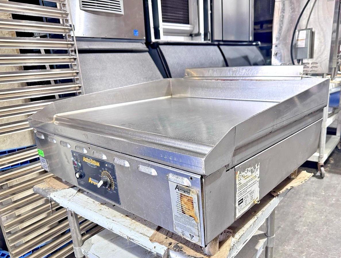 Used AccuTemp GGF1201A3650-T1 AccuSteam 36" x 30" Countertop Nat Gas Griddle, 70K BTU