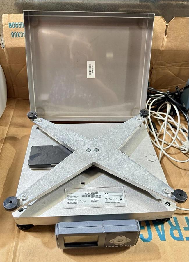 Mettler-Toledo™ BC60 Parcel Scale - 150 lbs x .05 lb, 60 kg, New