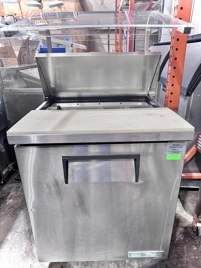 Used True TSSU-27-08-HC 27" 8-Pan One Door Sandwich/Salad Unit with Sneeze Guard