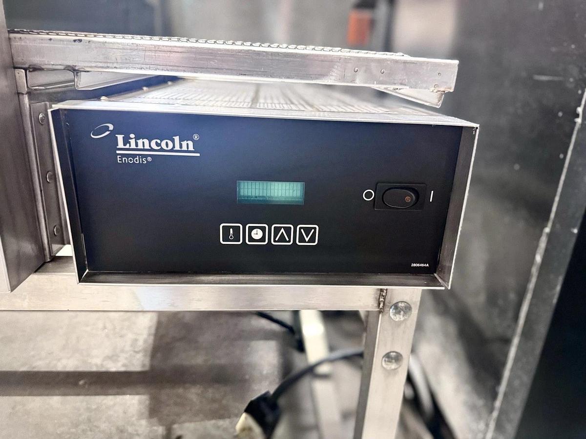 Used Lincoln Impinger II - 1130 Conveyor Pizza Oven, 208V, 1 Phase, TESTED & LIKE NEW!