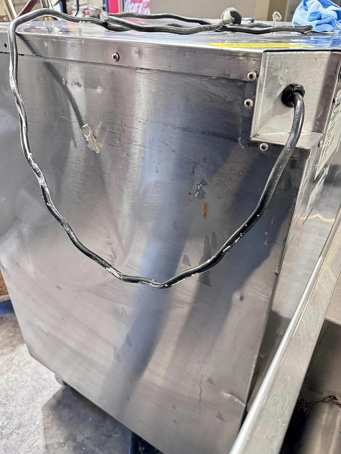 Used FWE HLC-2127-9 Half Height, Mobile, Insulated Heated Cabinet w/ 18 Pan Capacity, 120V