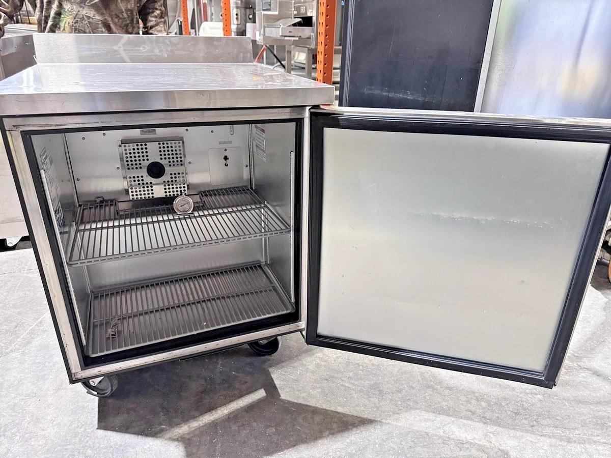 Used 2024' True TWT-27F-HC 27" 1-Section WorkTop Freezer w/ 1 Solid Door