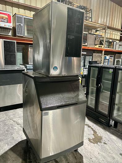 Used Hoshizaki KM-650MAH, 650 Lb. Crescent Cuber Icemaker, Air-cooled