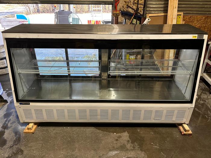 Used Master-Bilt Display Case 96” Refrigerated Gravity Coil Deli Butcher Bakery Case
