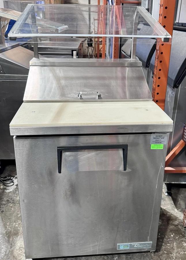Used 2019 True TSSU-27-08-HC 27" 8-Pan One Door Sandwich/Salad Unit with Sneeze Guard
