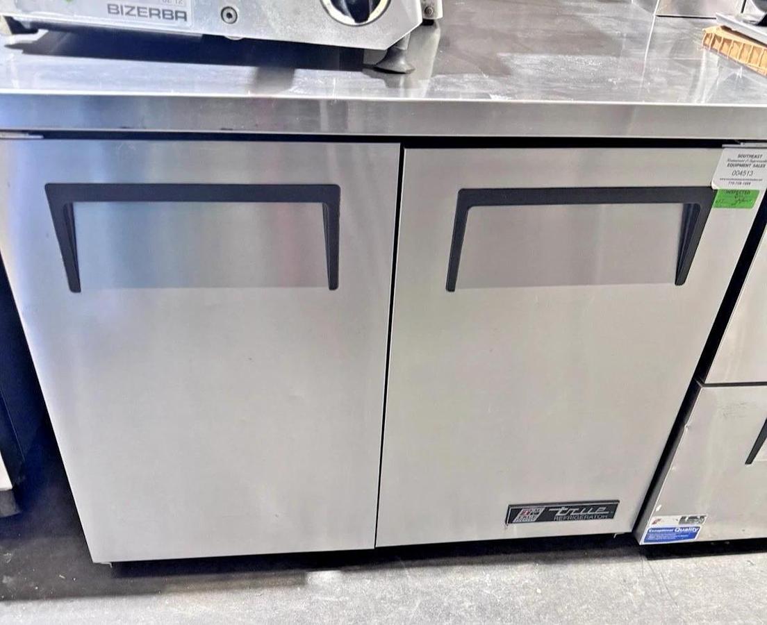 Used True TUC-36 36" 2 Door Undercounter Refrigerator