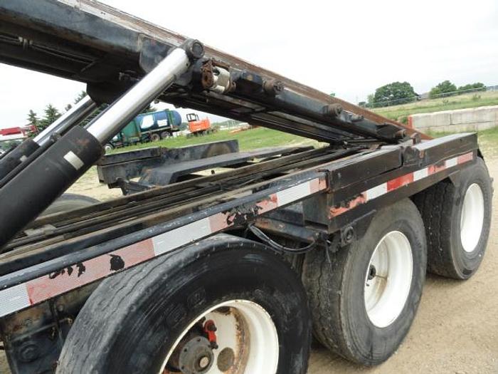 Used 2004 STERLING LT9500