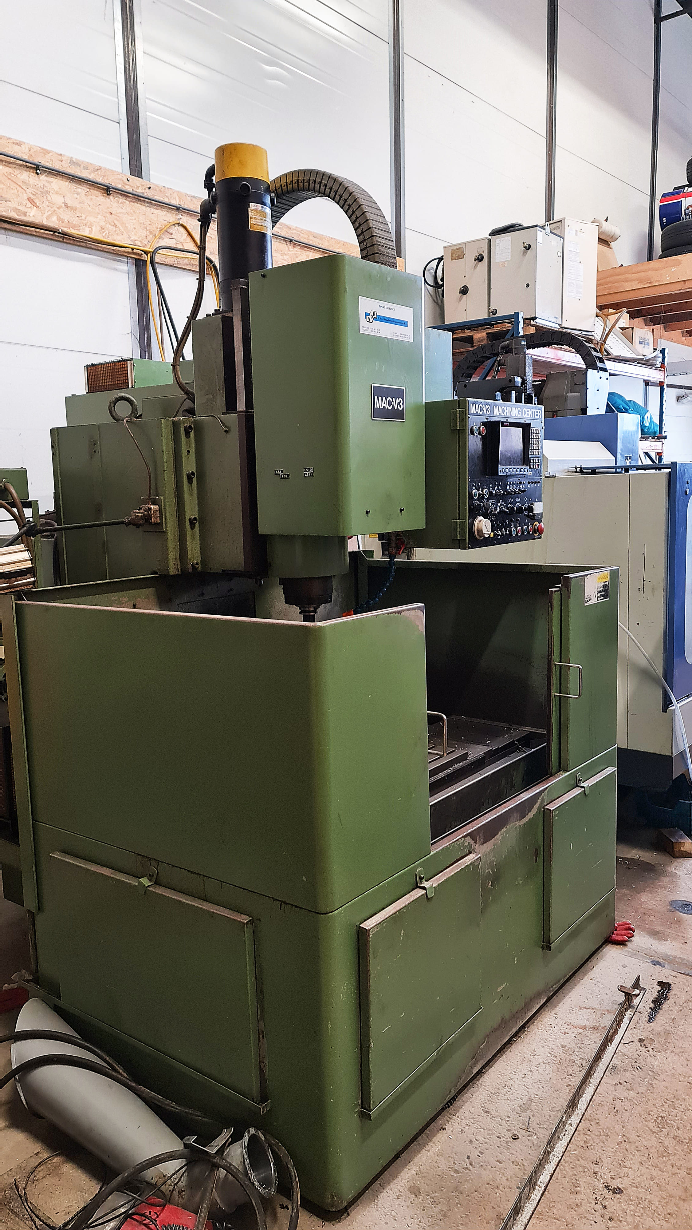 Used TAKISAWA MAC V3 - 1989