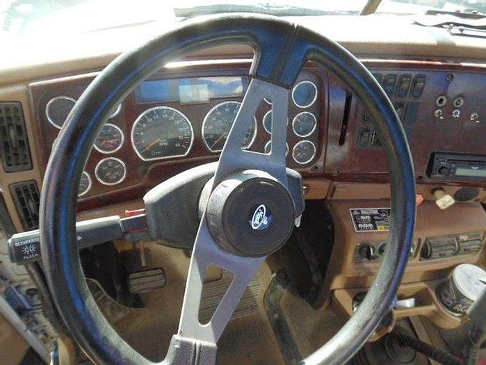 Used 2005 Mack Wireline