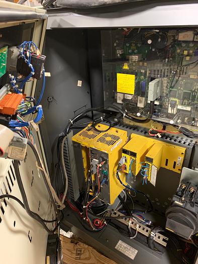 Refurbished FANUC R2000iA/200FO 200KG X 2650MM 6 AXIS CNC ROBOT W/RJ3IB CONTROLS