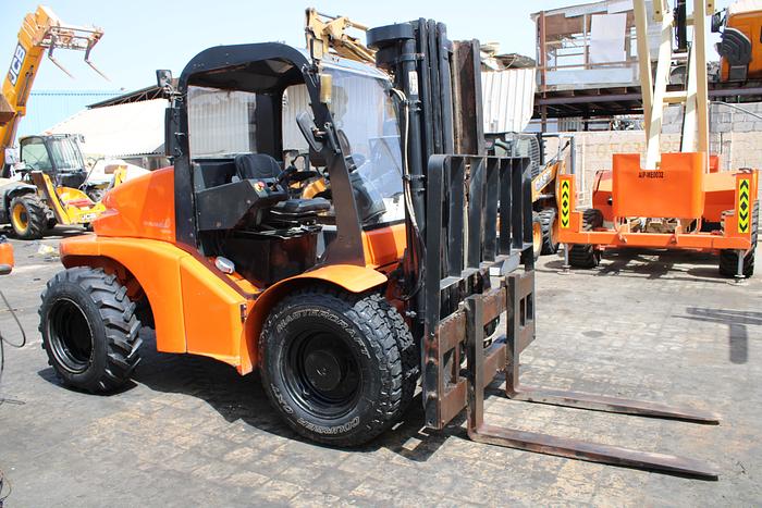 Used 2011 MAST EXPLORER FORKLIFT