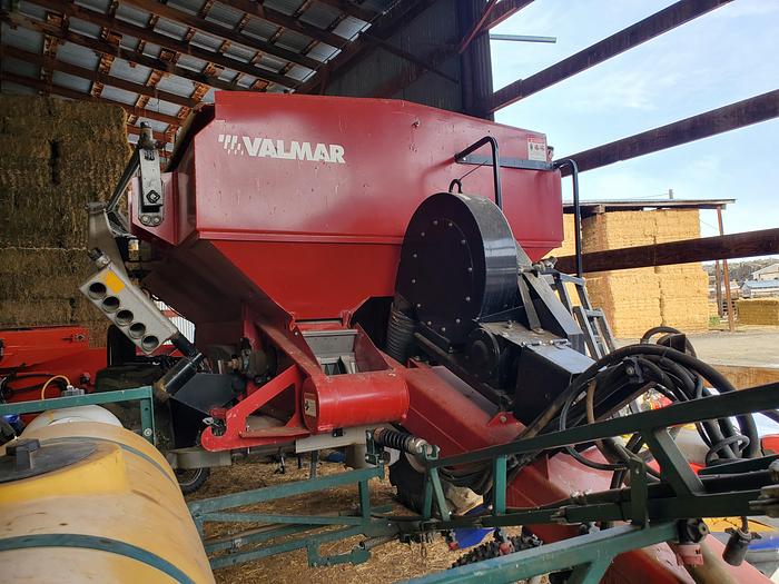 Used 2011 Valmar AirFlo 6600 Fertilizer Applicator
