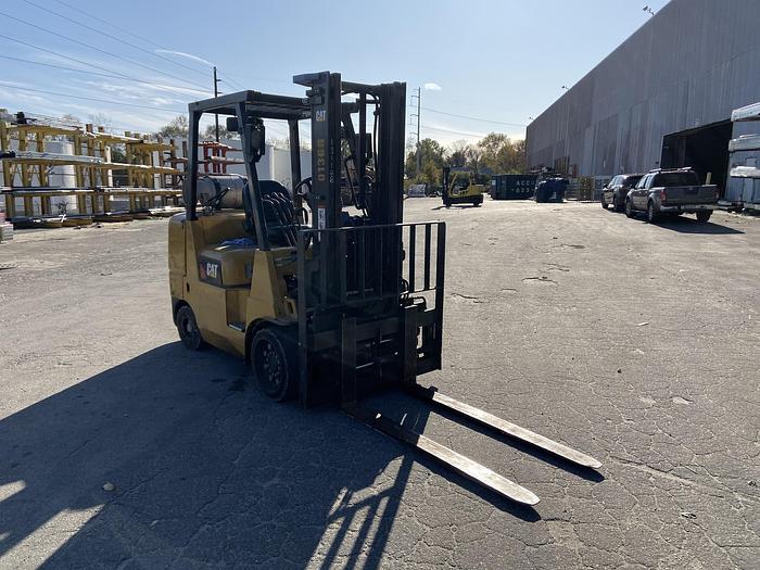 Used 8,000 POUND CAPACITY CATERPILLAR FORKLIFT MODEL GC40KS MFG. 2015