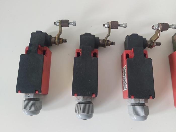 Gebraucht 6 Stück Endschalter, var. types, Bernstein,  gebraucht