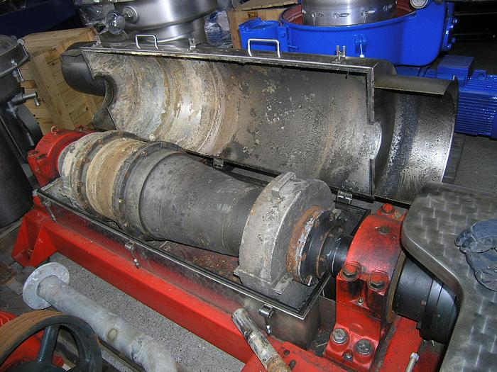 Used DDS 142C sludge dewatering decanter