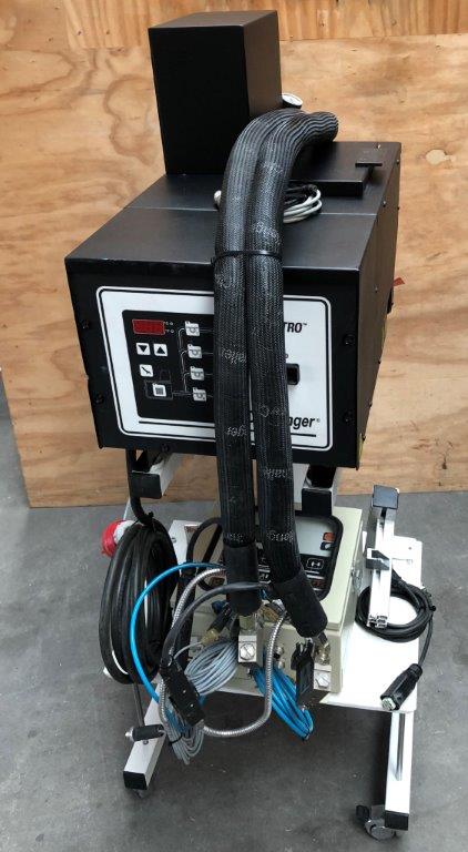 Used Dynatec Quattro Challenger glue melt with two application nozzles Dy 2002 control unit for 8 channels 2017