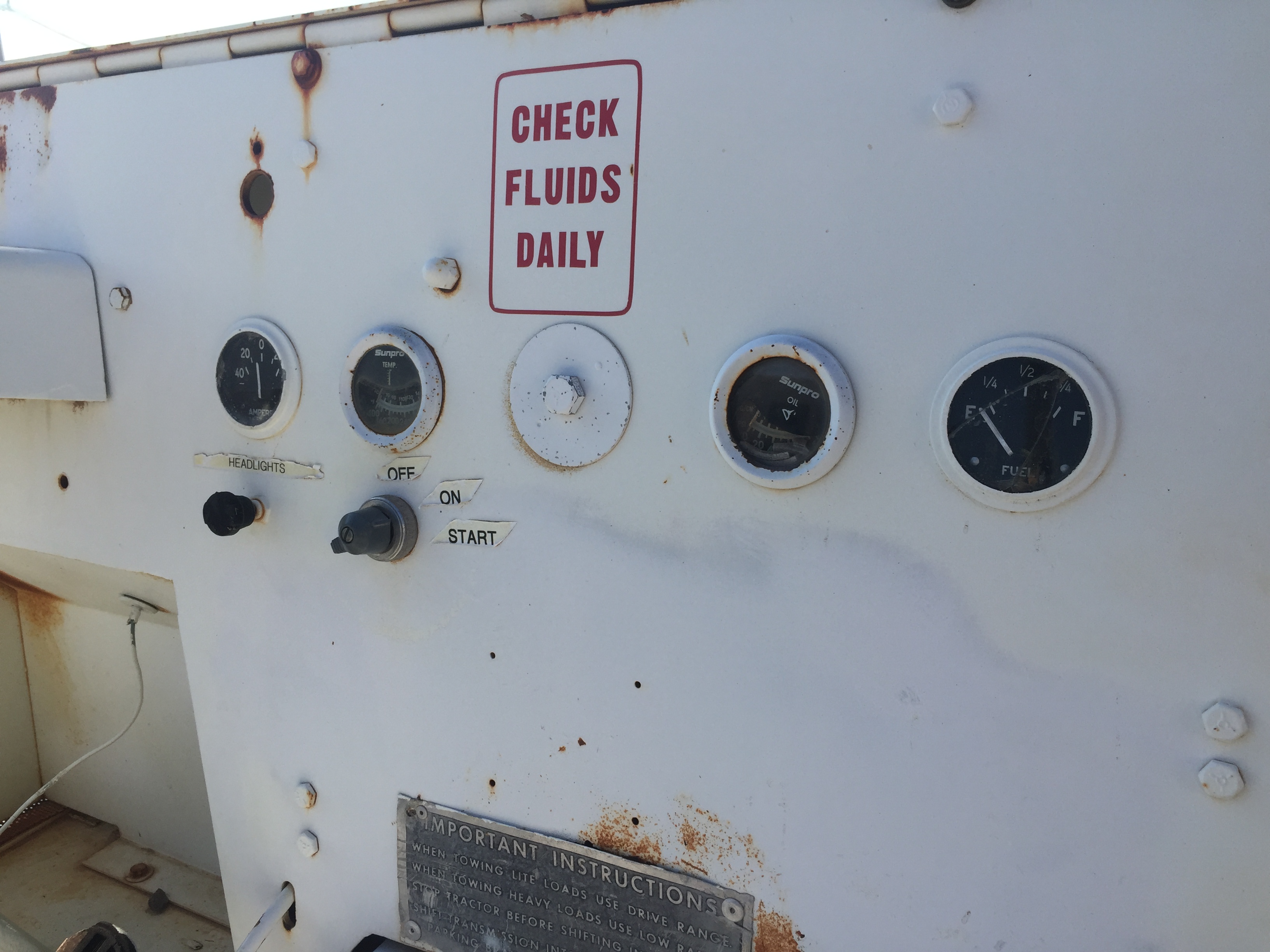 Used Clark Model 1615160 Baggage Tractor / Airplane Tug