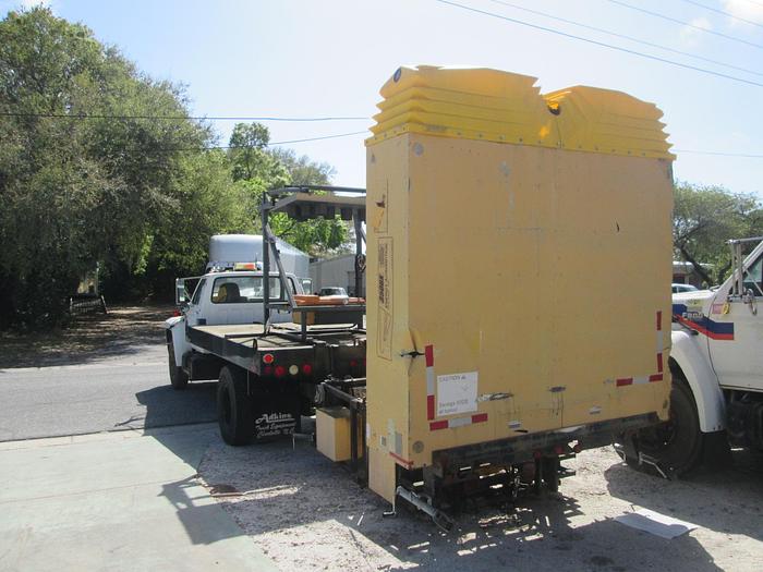 Used 1990 Ford F700 Attenuator Flat Bed Crash Truck
