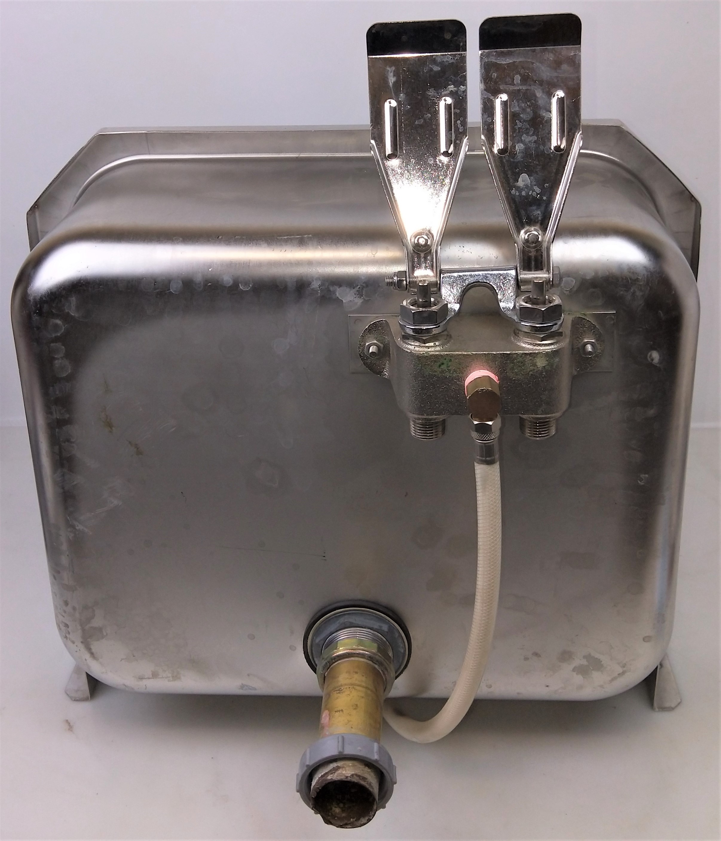 Used Laboratory Wash Sink - 17"W x 14"L x 7"Deep