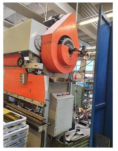 Usato PRESSA PIEGATRICE OMAGATTI DA 2550X30 TON