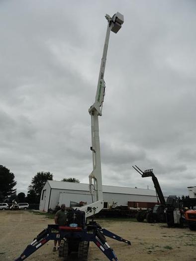 Used 2014 skylift/ versalift SUPER ARBORIST 53/VST521