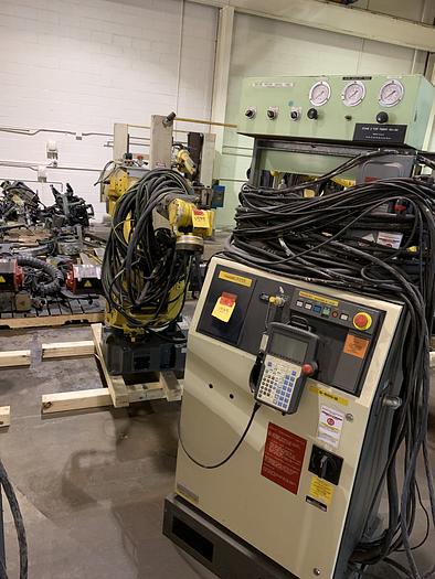 Used FANUC S-500iB WITH RJ3iB CONTROL 15KG X 2757MM REACH 6 AXIS ROBOT