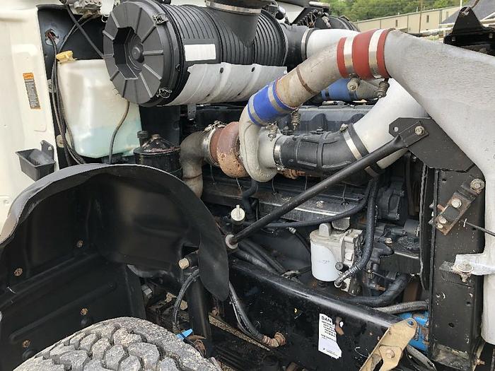 Used 2004 Mack CV713