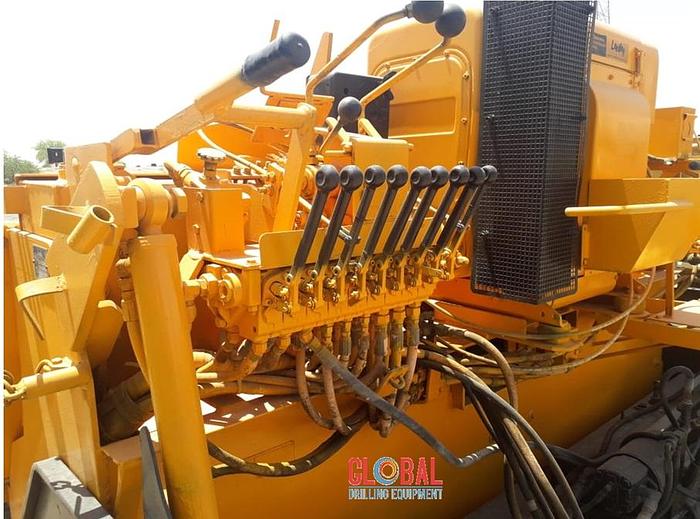 Used Item 0279 : 2001 Leeboy L1000R Asphalt Paver