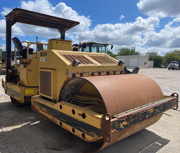 Used 1992 Caterpillar CB-614