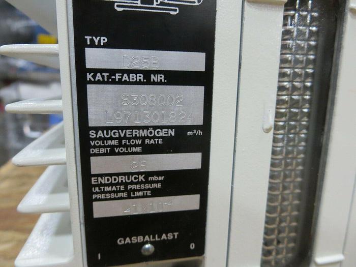 Used Leybold//Trivac, D25B, Vacumn Pump, Rotary Vane, 115/230 VAC,1 1/2 HP, Used