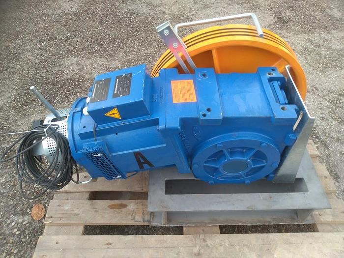 Gebraucht Aufzugsantrieb mit Seilscheibe, Liftmotor, Leo / 240095A, LM Metal Lift