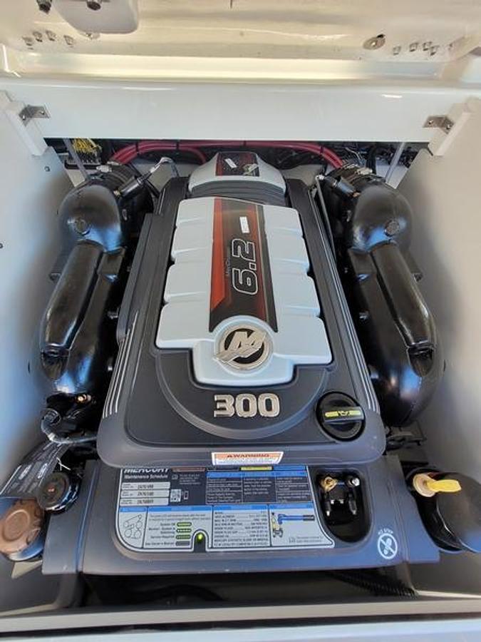 2024 Crownline 220 SS