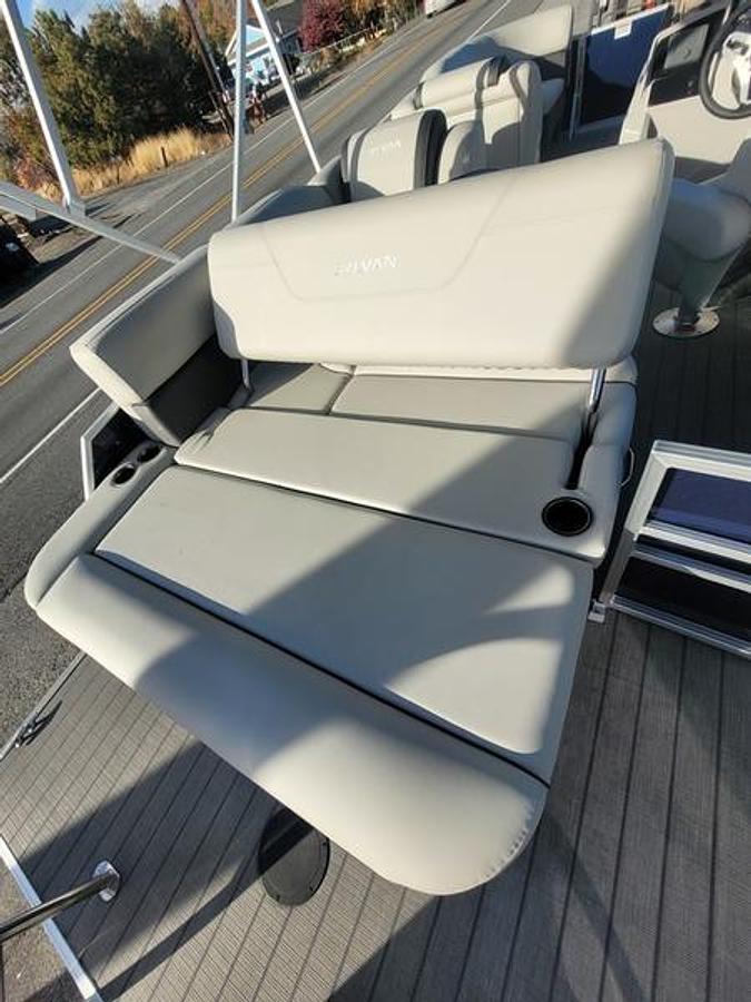 2025 Sylvan Mirage 822 CLZ