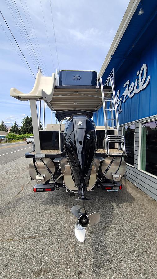 Used 2022 Avalon 27 Catalina Entertainer Funship