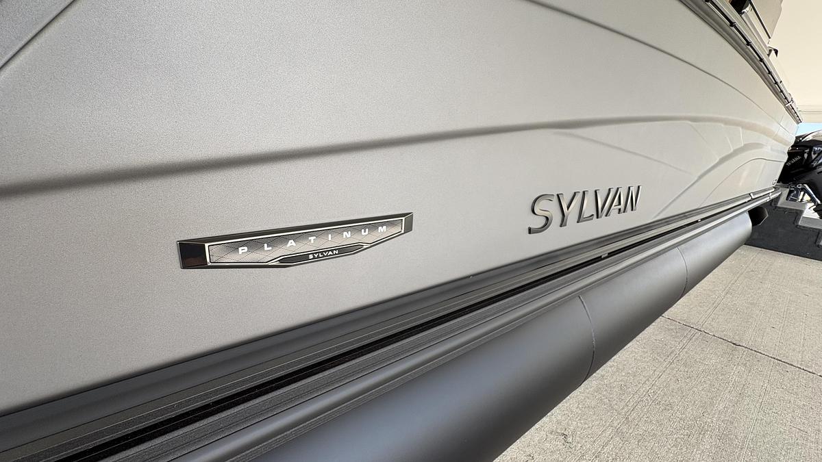 2027 Sylvan L5 SLZ