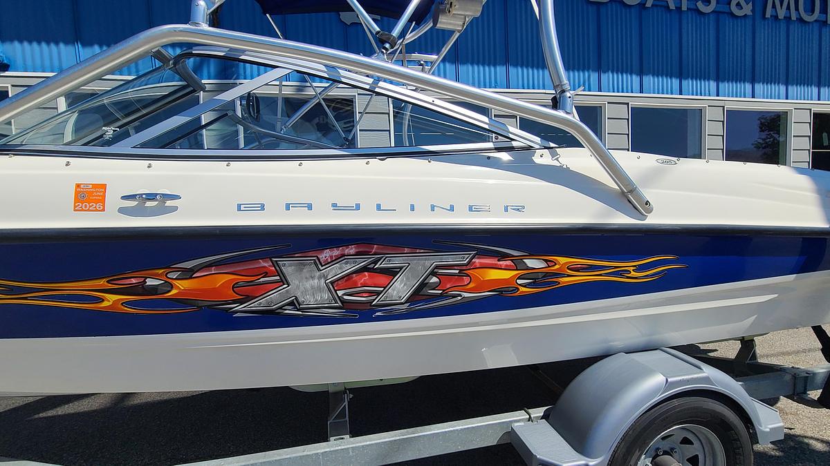 Used 2006 Bayliner 205