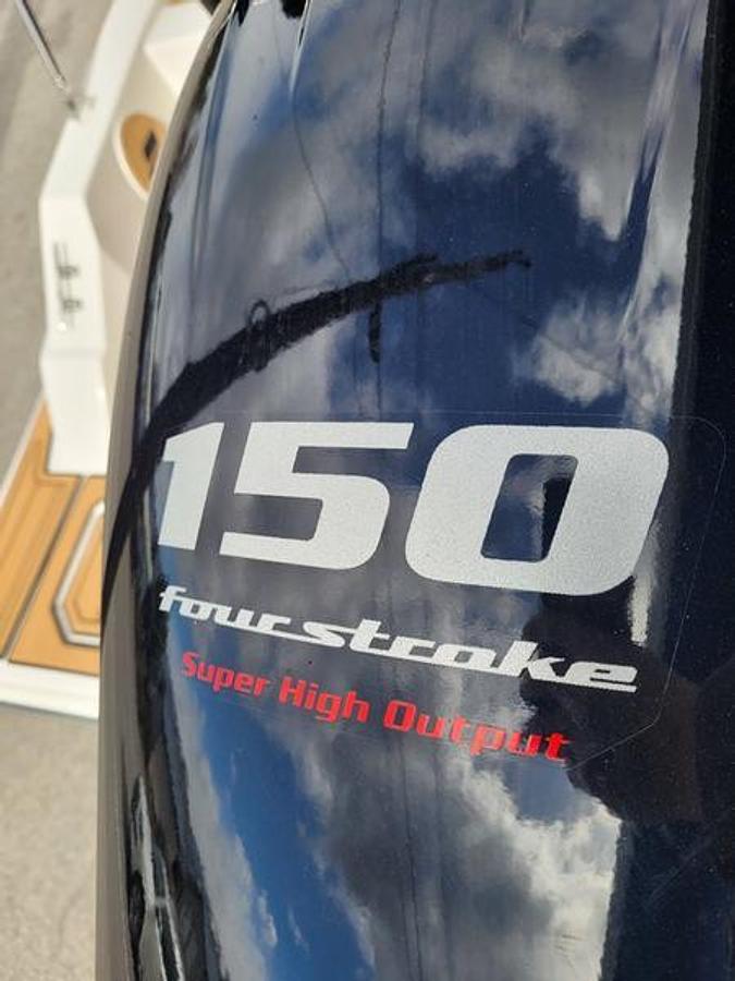 2025 Starcraft Marine SVX 210 DC OB