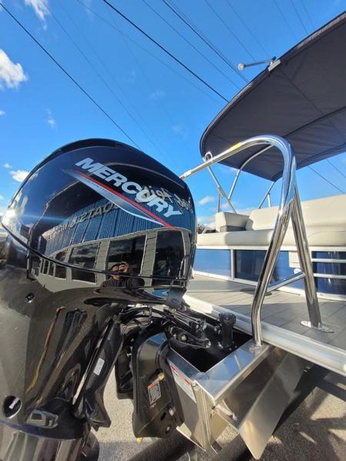 2025 Sylvan Mirage 822 CLZ