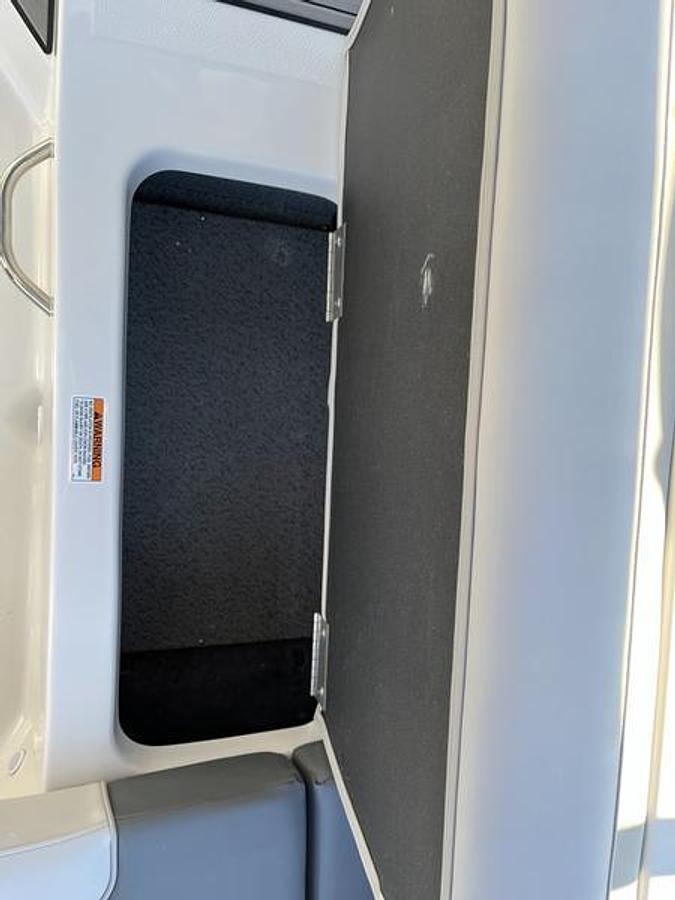 2025 Starcraft Marine SVX 210