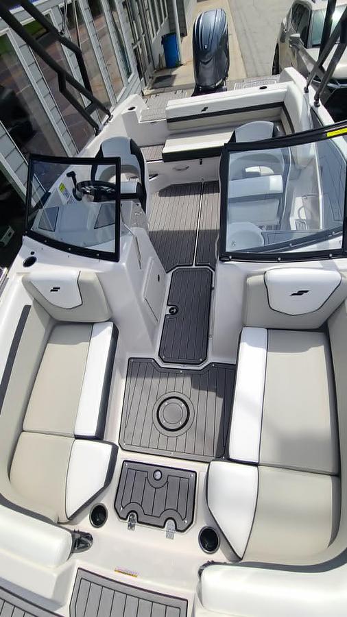 Used 2024 Starcraft Marine SVX 210 DC OB