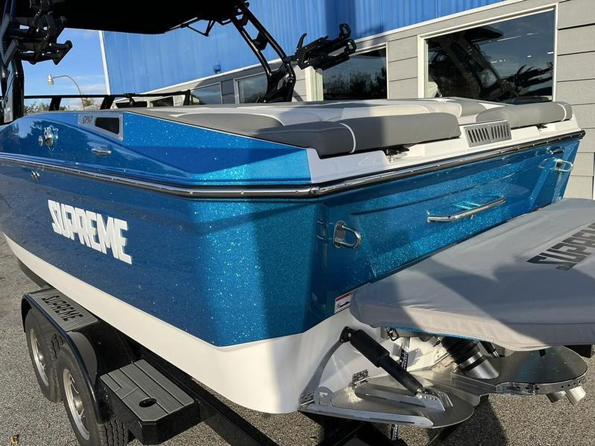 2026 Supreme Boats S240