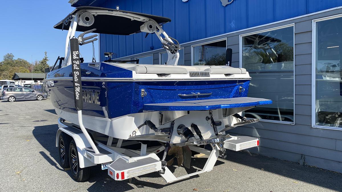 Used 2023 Supreme Boats S220