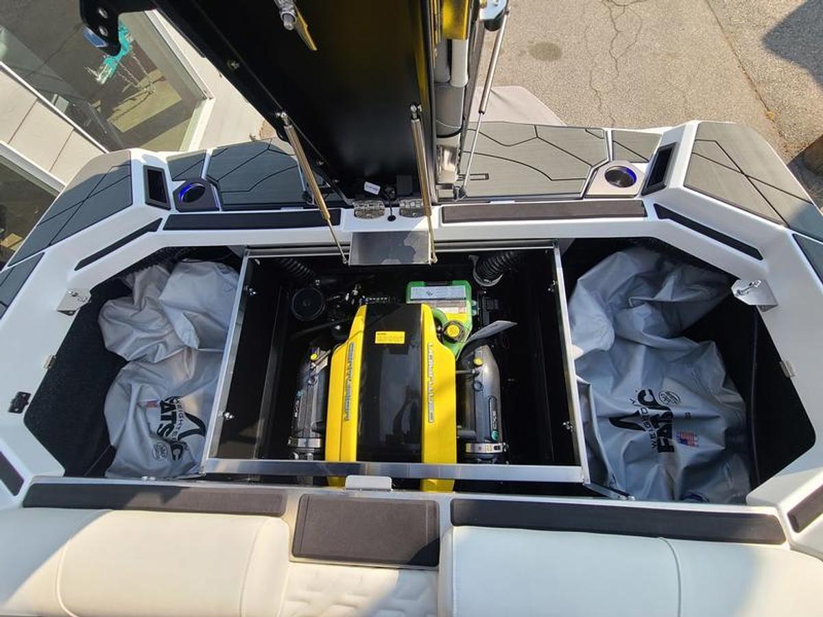 2026 Centurion Ri 230