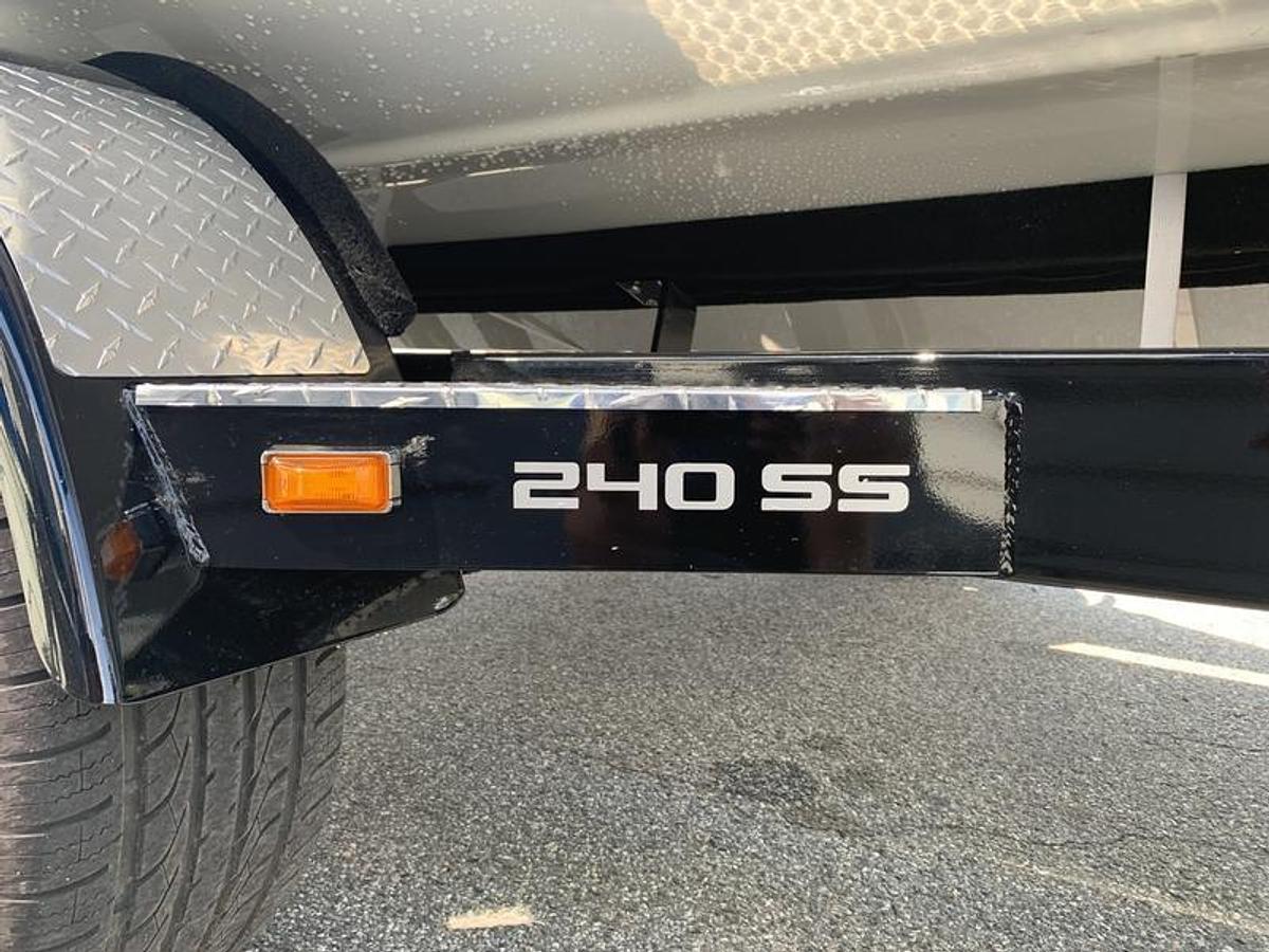 2024 Crownline 240SS