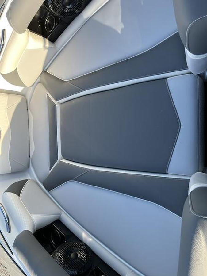 2026 Supreme Boats S240